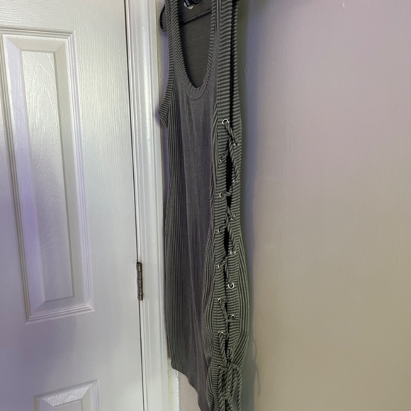 windsor dress - Picture 3 of 3